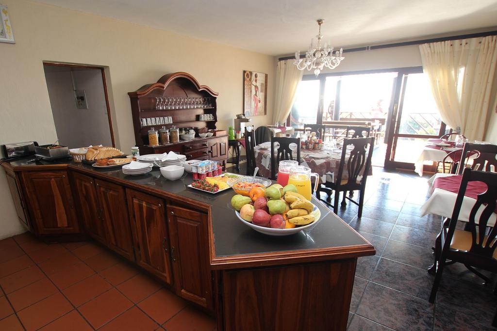 Khaya La Manzi Guest Lodge Hibberdene Exterior photo