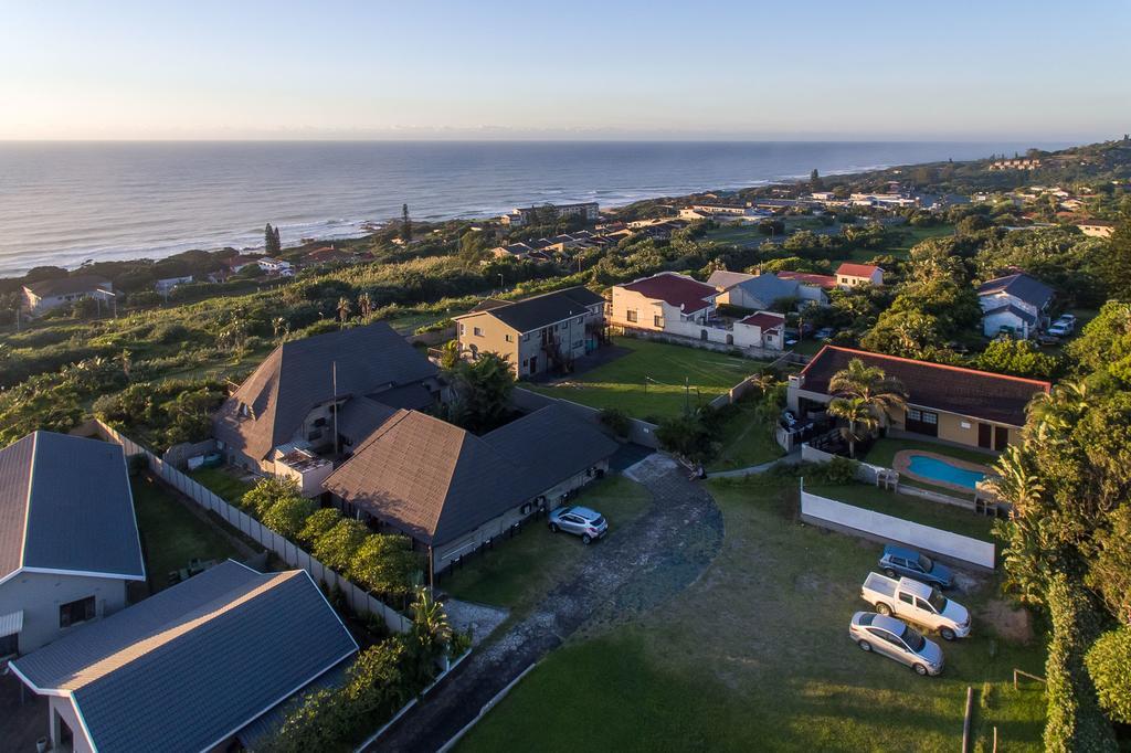 Khaya La Manzi Guest Lodge Hibberdene Exterior photo
